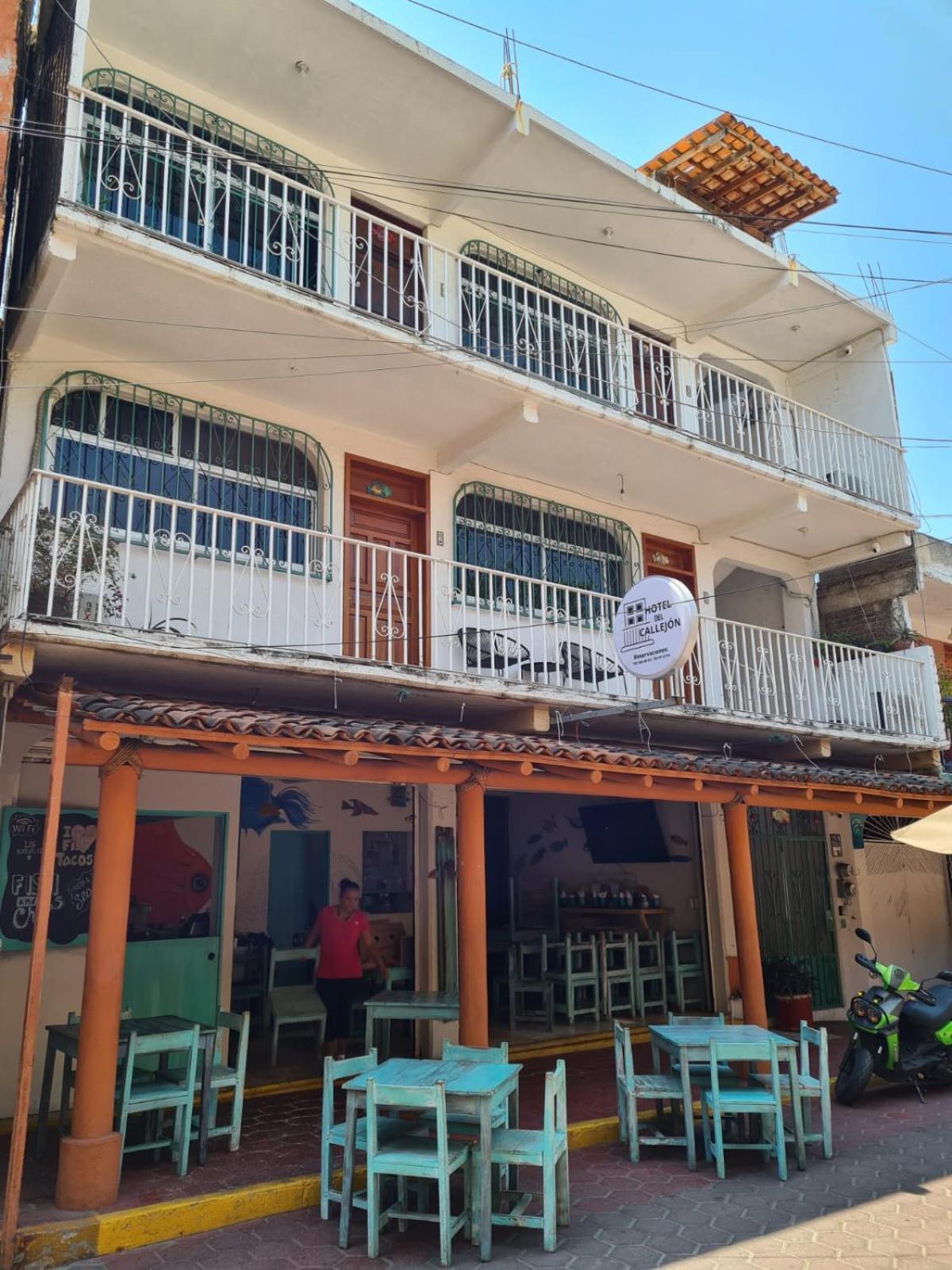 Hotel Del Callejon Zihuatanejo Exterior photo